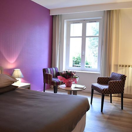 Logis Hotel Saint-Roch Pleumartin ภายนอก รูปภาพ