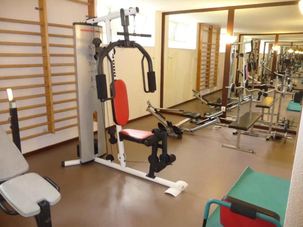 Logis Hotel Saint-Roch Pleumartin ภายนอก รูปภาพ