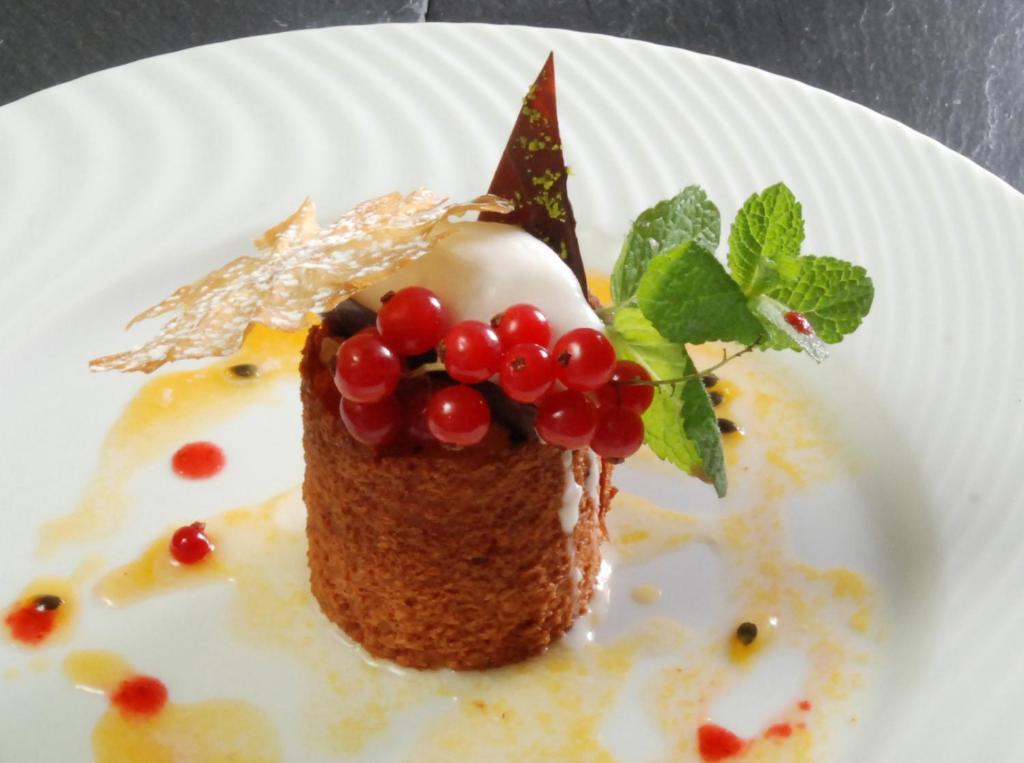 Logis Hotel Saint-Roch Pleumartin ภายนอก รูปภาพ