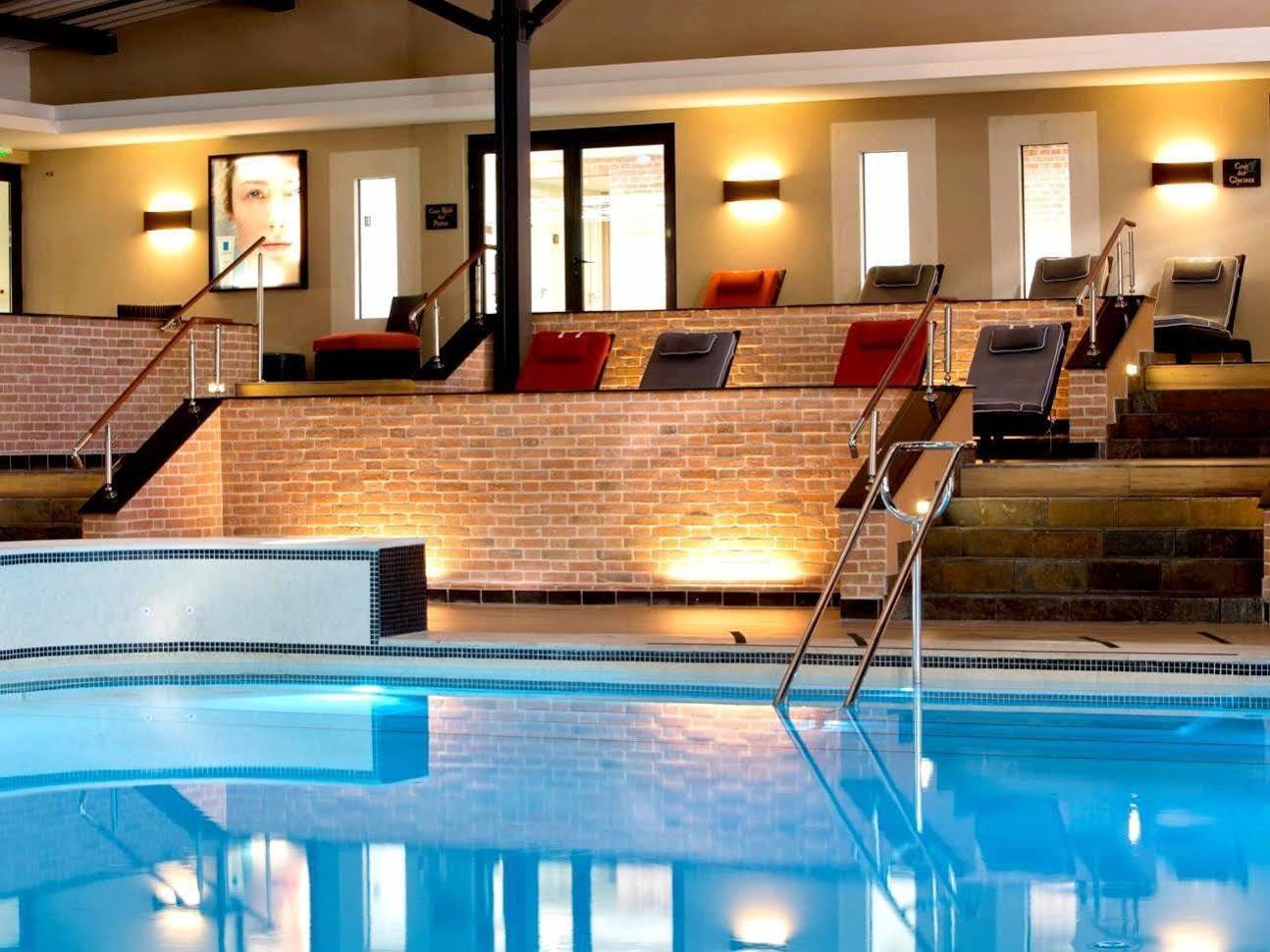 Logis Hotel Saint-Roch Pleumartin ภายนอก รูปภาพ
