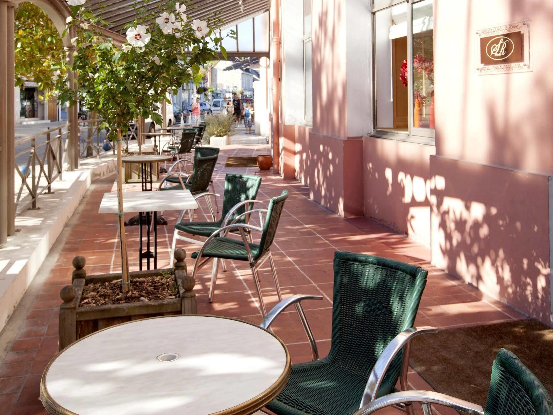 Logis Hotel Saint-Roch Pleumartin ภายนอก รูปภาพ